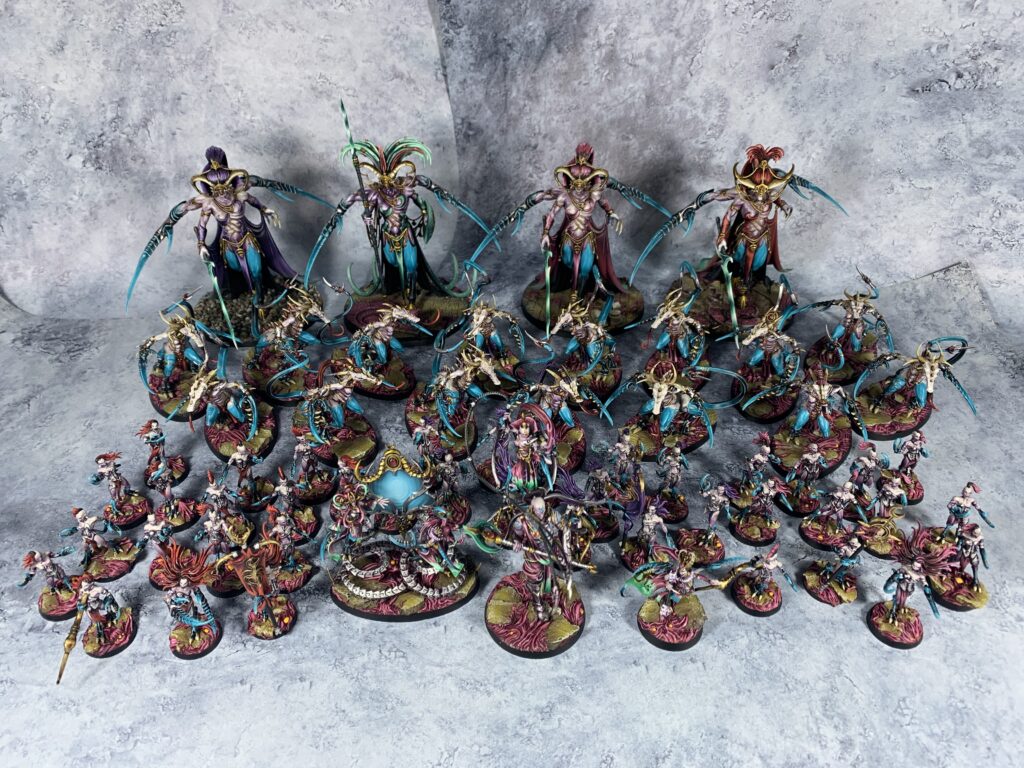 Daemons of Slaanesh in sea blue and pink colours