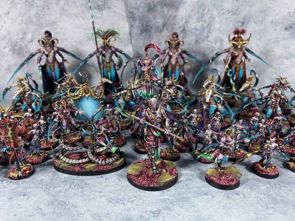 Daemons of Slaanesh in sea blue and pink colours